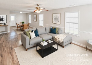 8042 Port Douglas Dr in Memphis, TN - Foto de edificio - Building Photo