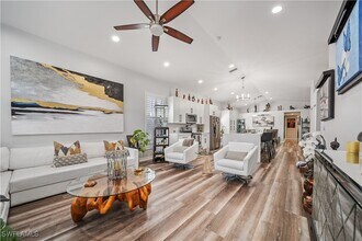 1638 Triangle Palm Terrace in Naples, FL - Building Photo - Building Photo