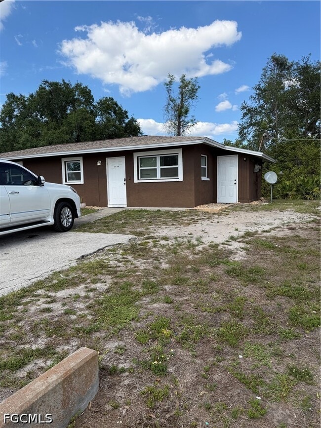 property at 2804 River Ridge Blvd