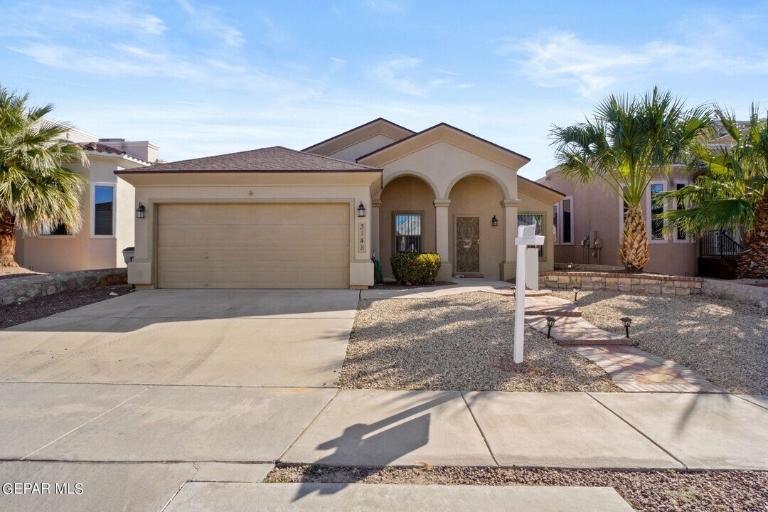 3148 Sunny Prairie Dr in El Paso, TX - Building Photo