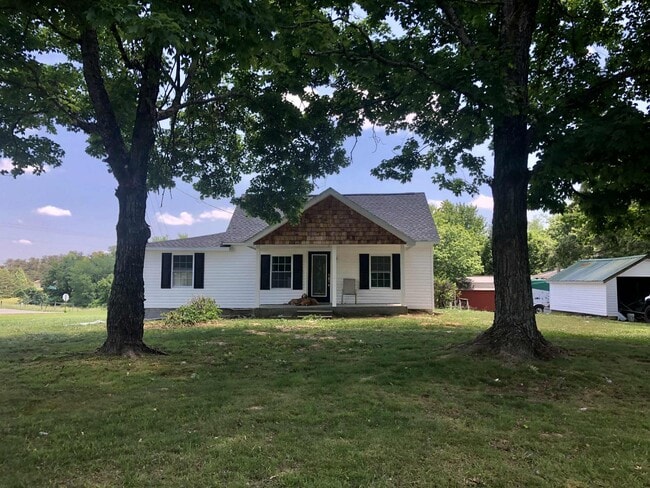 property at 1764 Quinland Lake Rd