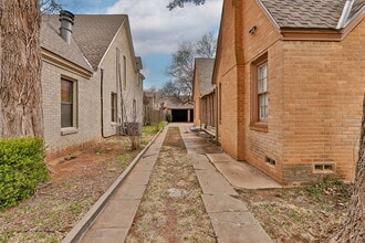 2015 16th St in Lubbock, TX - Building Photo - Building Photo