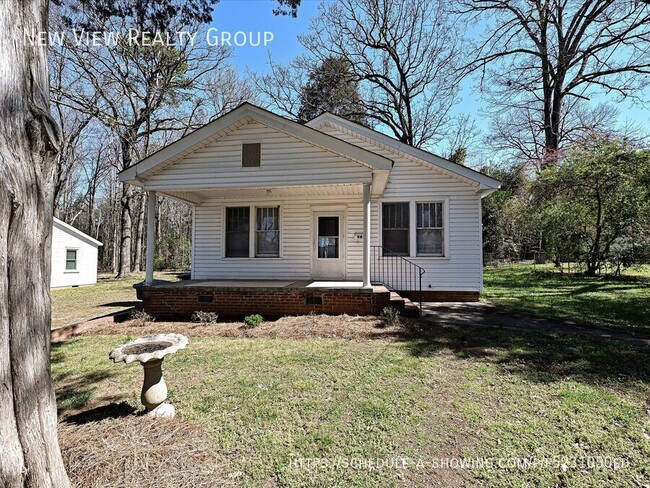 property at 905 Sweetbriar St