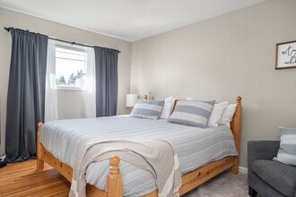 3123 37 St SW in Calgary, AB - Building Photo - Building Photo