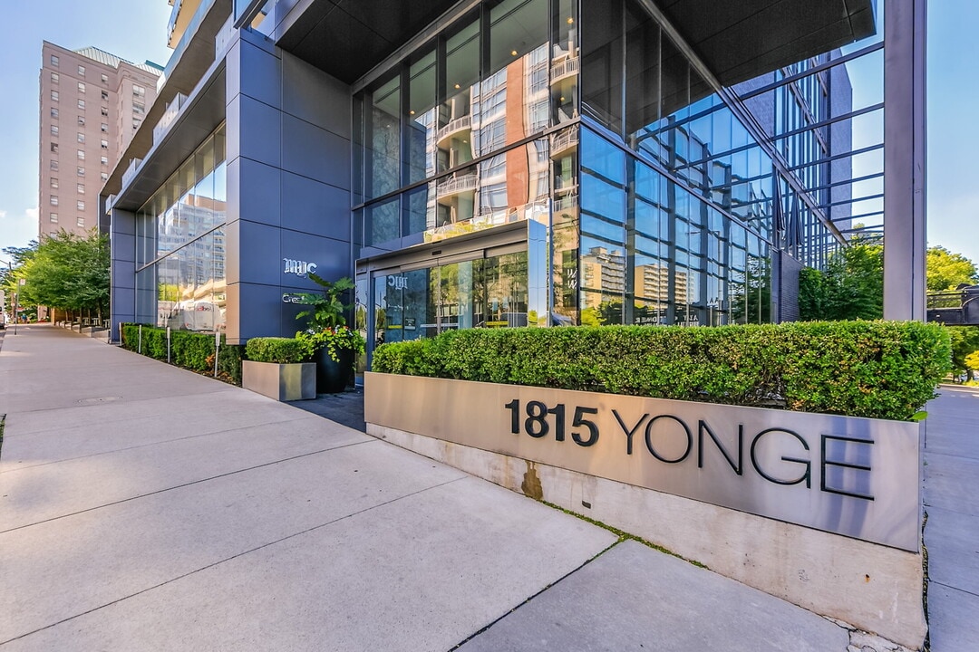 1815 Yonge St in Toronto, ON - Building Photo