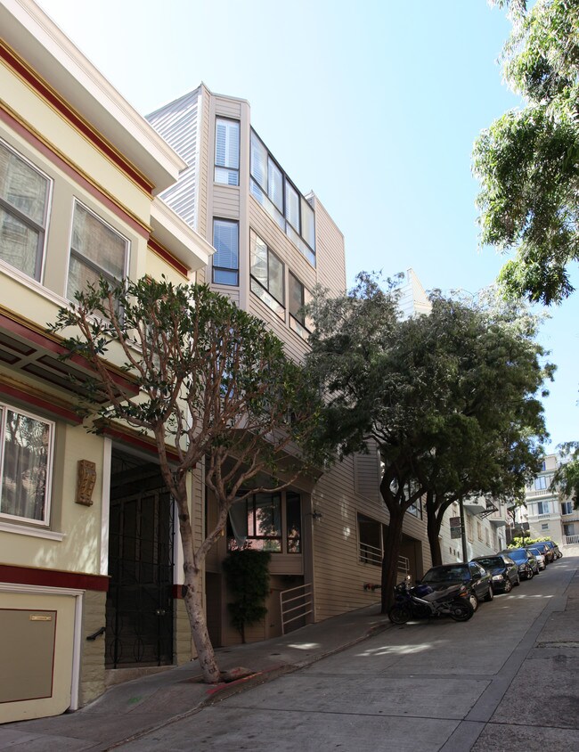 39 Dashiell Hammett St in San Francisco, CA - Building Photo - Building Photo