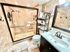 8955 Wiles Rd in Coral Springs, FL - Building Photo - Building Photo
