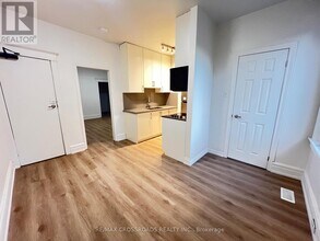 82 Curzon St in Toronto, ON - Building Photo - Building Photo