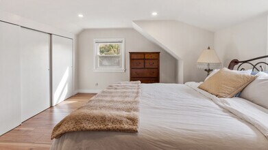 44 Schlosser Dr in Rochelle Park, NJ - Building Photo - Building Photo