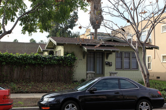 1054 E 1st St in Long Beach, CA - Building Photo - Building Photo