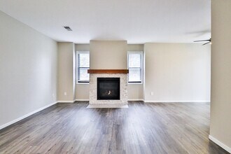 Apple Glen Apartments in New Berlin, WI - Building Photo - Building Photo