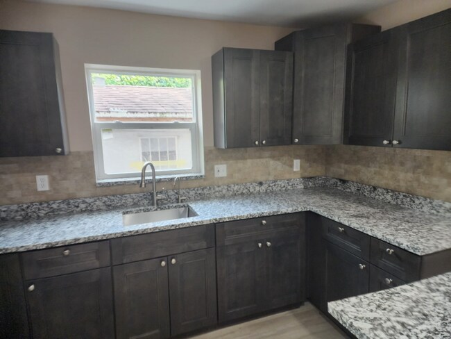 1650 SW 117th Ave in Davie, FL - Building Photo - Building Photo