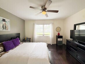1950 N Andrews Ave, Unit 103D in Wilton Manors, FL - Building Photo - Building Photo