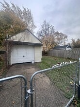 2071 W 103rd St in Cleveland, OH - Building Photo - Building Photo