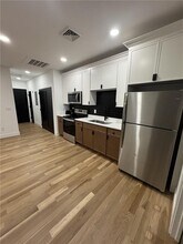 1002 Broad St-Unit -8 in Central Falls, RI - Foto de edificio - Building Photo