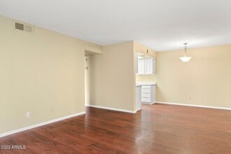 16635 N Cave Creek Rd, Unit 112 in Phoenix, AZ - Building Photo - Building Photo