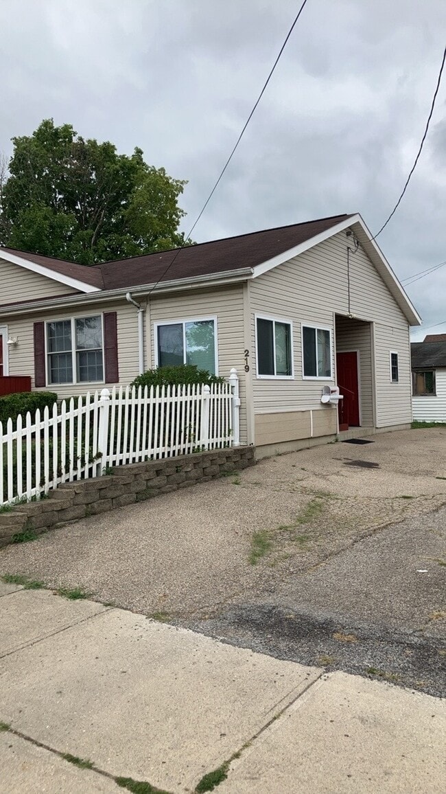 219 Union St in Troy, OH - Building Photo - Building Photo