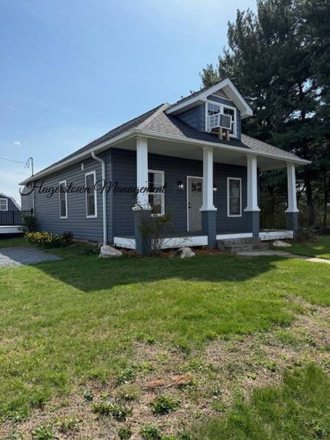 property at 21 W Oak Ridge Dr