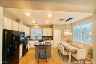 10617 Turquoise Valley Dr in Las Vegas, NV - Building Photo - Building Photo