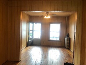 1221 W Walnut St in Coal Township, PA - Building Photo - Building Photo