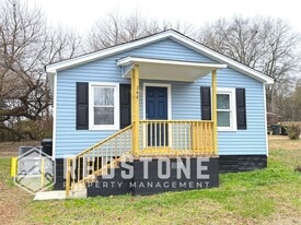 348 Foster St in Burlington, NC - Building Photo