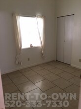 3001 W Hampshire Ct in Tucson, AZ - Foto de edificio - Building Photo