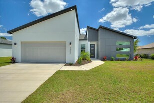 25307 Alicante Dr in Punta Gorda, FL - Building Photo