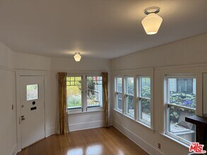 30 Breeze Ave in Los Angeles, CA - Building Photo - Building Photo