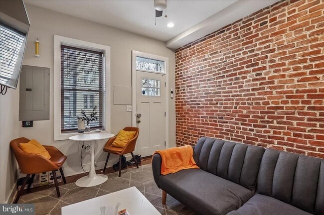 30 Hanover Pl NW in Washington, DC - Building Photo - Building Photo