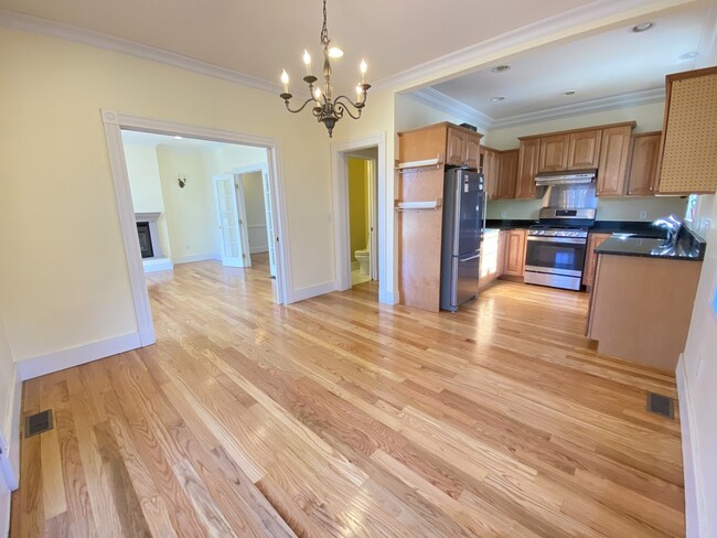 61 Cedar St, Unit 3