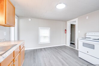 547 Ceape Ave in Oshkosh, WI - Building Photo - Building Photo