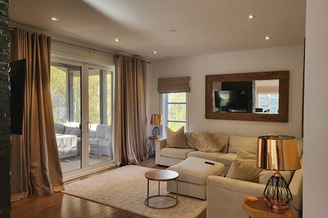 305 All. Paisible in Mont-tremblant, QC - Building Photo - Building Photo