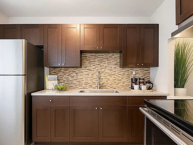 2601 NW 207th St, Unit Lakehouse - 2 Bedroom in Miami Gardens, FL - Foto de edificio - Building Photo