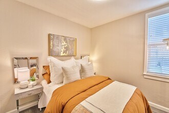 1215 Eagle Ave in Alameda, CA - Building Photo - Building Photo