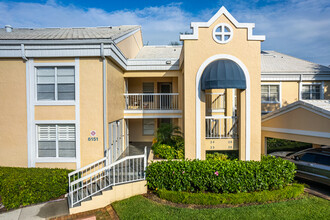 St. Thomas in Naples, FL - Foto de edificio - Building Photo