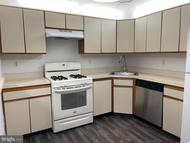 17 Joyner Ct in Trenton, NJ - Building Photo - Building Photo