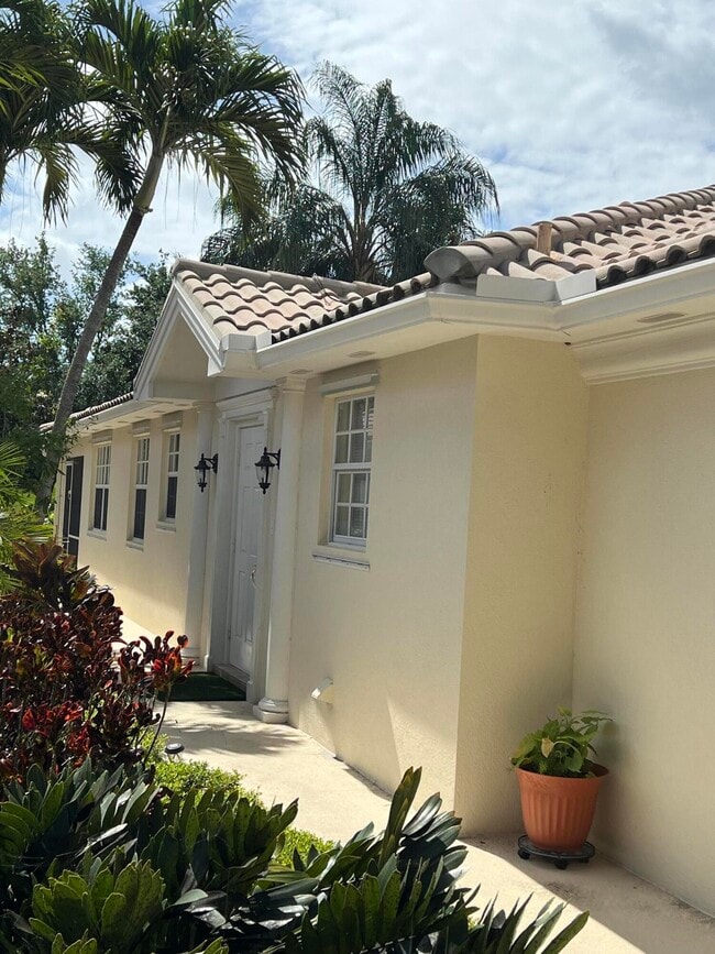 2824 Rio Claro Dr N in Wellington, FL - Building Photo - Building Photo