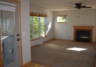 8921 Snowberry Ln in Verona, WI - Building Photo - Building Photo