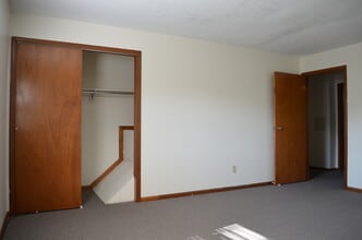 6300 Ervin Rd, Unit F in Athens, OH - Foto de edificio - Building Photo