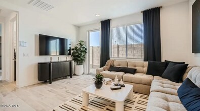 17361 W Smoketree Dr in Surprise, AZ - Foto de edificio - Building Photo