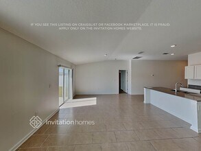 4060 Tug Hl Ln in Osteen, FL - Foto de edificio - Building Photo