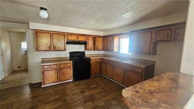 131 Algodon St in Taft, TX - Building Photo - Building Photo