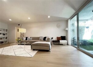 4637 Willis Ave in Los Angeles, CA - Foto de edificio - Building Photo