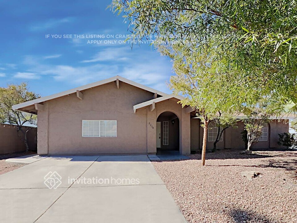 2250 Horse Creek Cir in Henderson, NV - Building Photo