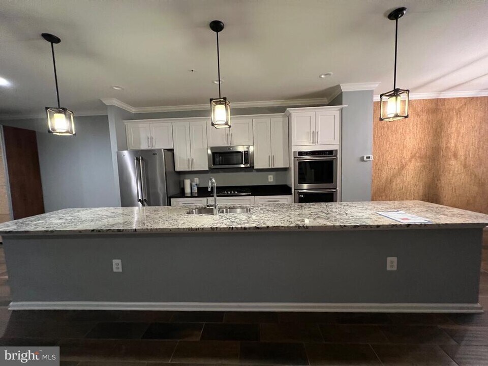 15612 Bibury Alley in Glenarden, MD - Building Photo