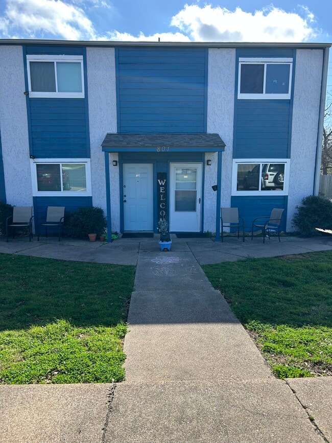 801 Yegua St, Unit 3-C in Bryan, TX - Building Photo - Building Photo