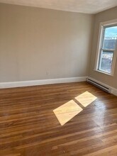 132 Chelsea St in Boston, MA - Building Photo - Building Photo