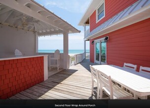 458 Fort Fisher Blvd N in Kure Beach, NC - Building Photo - Building Photo