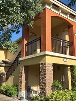 930 NE 34th Ave in Homestead, FL - Building Photo