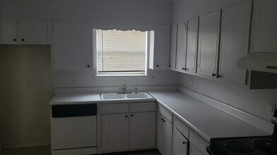 1600 Kynette Dr in Euless, TX - Building Photo - Building Photo
